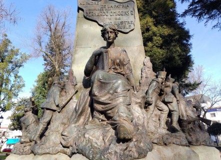 Monumento a O'Higgins, Plaza de Armas Chillán